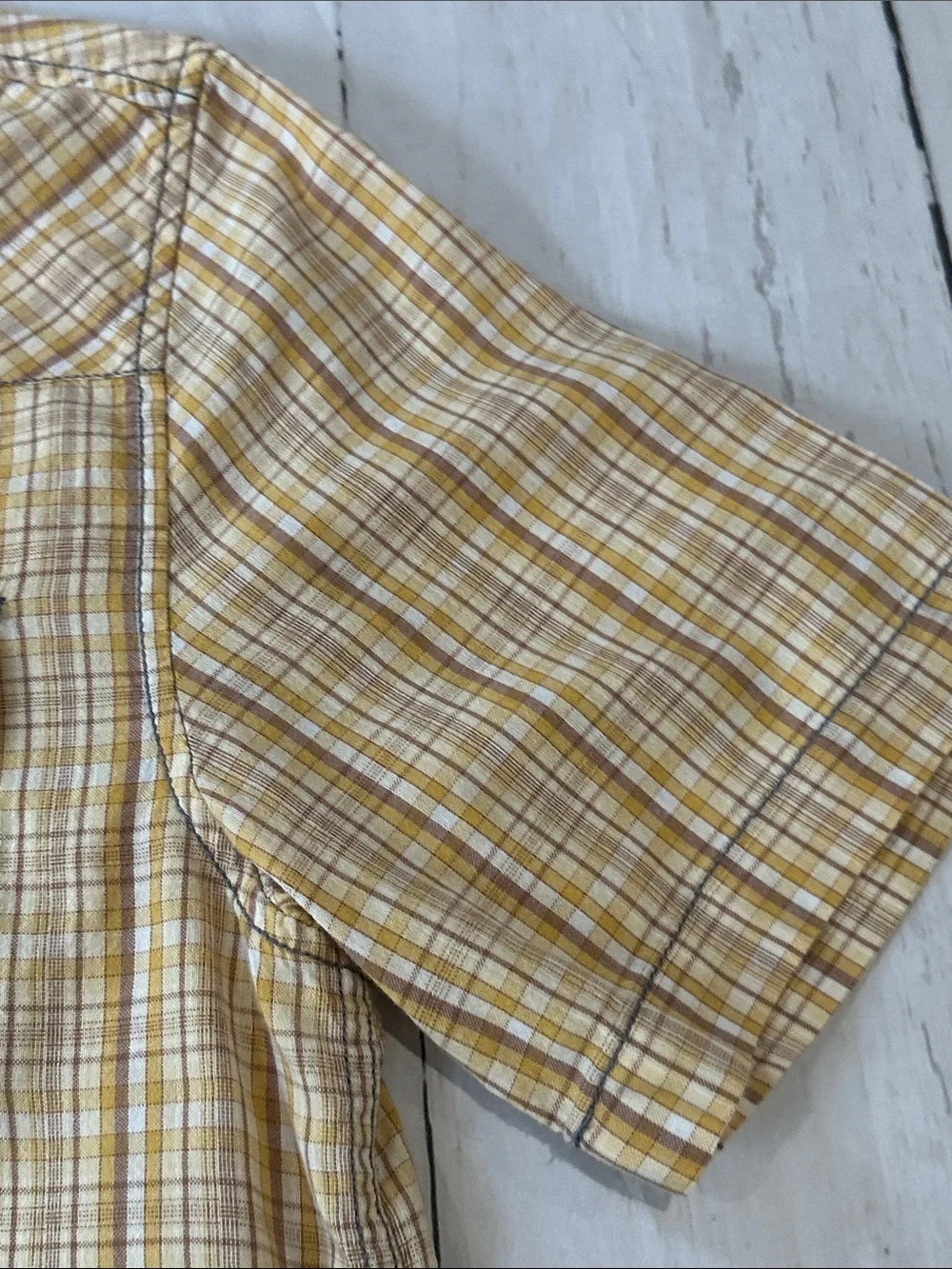 Vintage 90s Levi's Men's Yellow Plaid Short-Sleeve Button-Down Shirt large